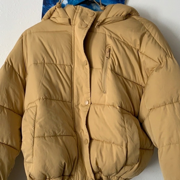 uo mae hooded puffer jacket